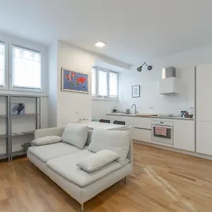  Appartement Brembo House Two